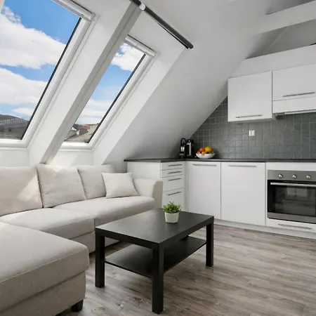 Daire Mountain Views - Pergola - Close To Facilities *